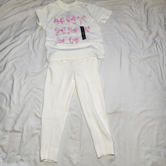 Set of 2 jogger and T-shirt, All in Motion. Girls' size 8. - Picture 1 of 8